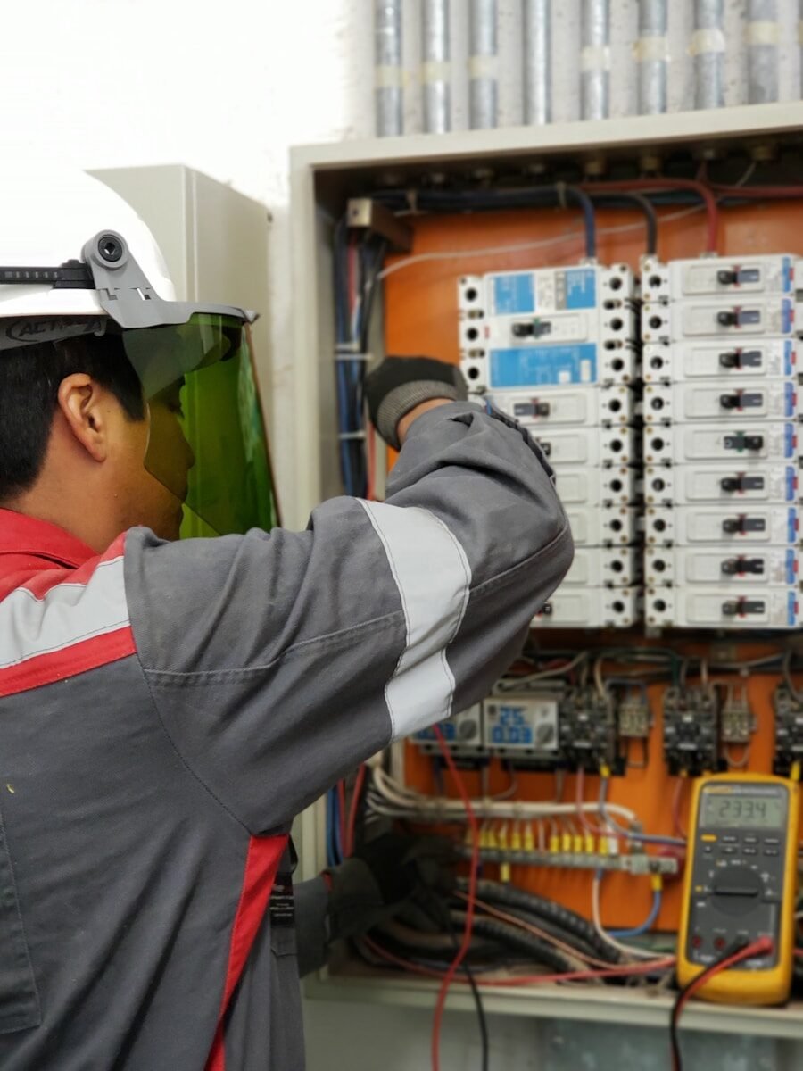 MSR engineers working